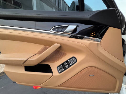 2016 Porsche Panamera Edition