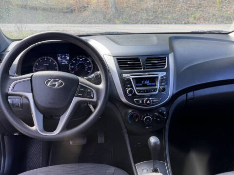 2017 Hyundai Accent SE