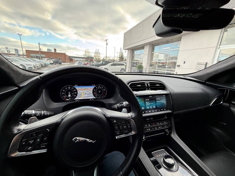 2019 Jaguar F-PACE S