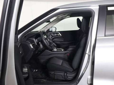 2026 Mitsubishi Outlander ES