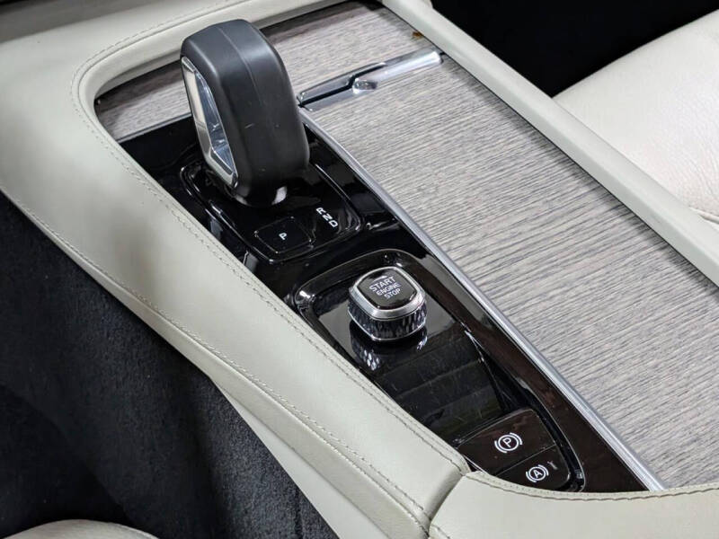 2024 Volvo XC90 B6 Plus Bright Theme 6P