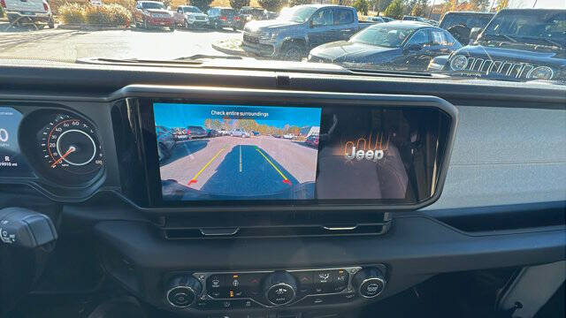 2024 Jeep Gladiator Sport S