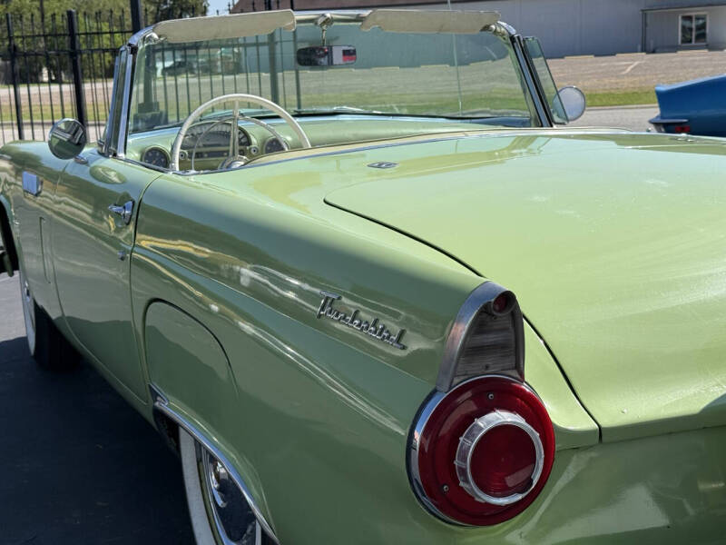 1956 Ford Thunderbird