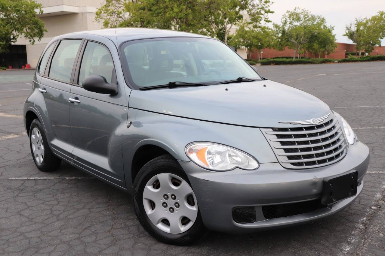 Gray 2009 Chrysler PT Cruiser Base 4dr Wagon 1