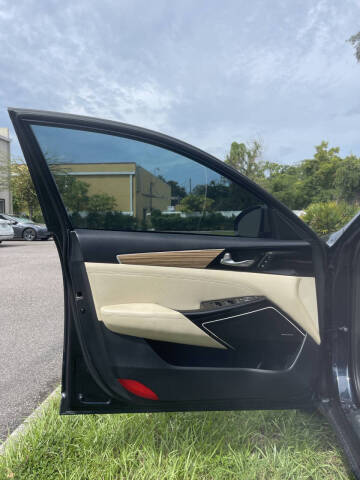 2017 Kia Cadenza Premium