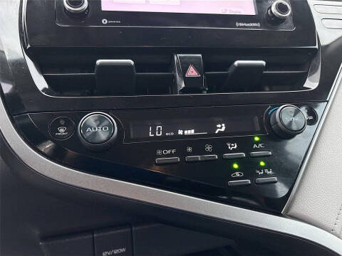 2022 Toyota Camry Hybrid LE