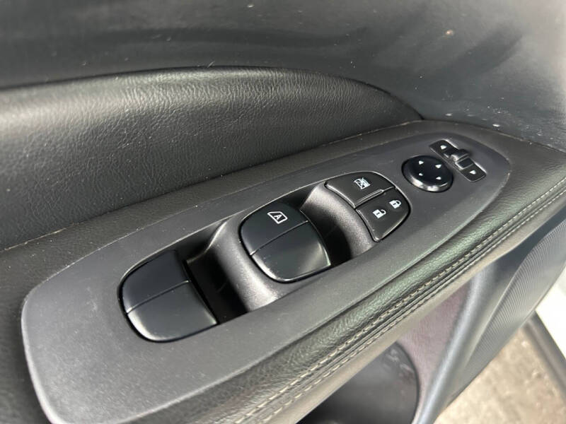 2020 Nissan Pathfinder S