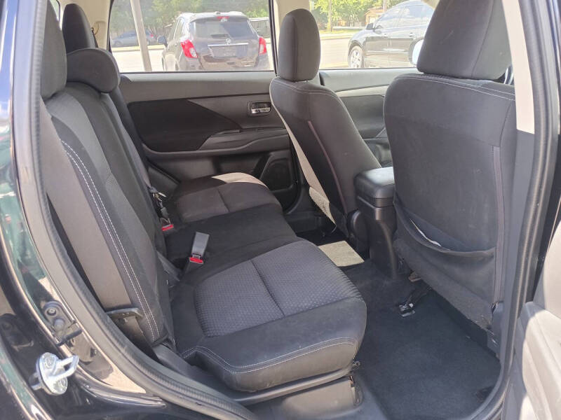 2016 Mitsubishi Outlander ES