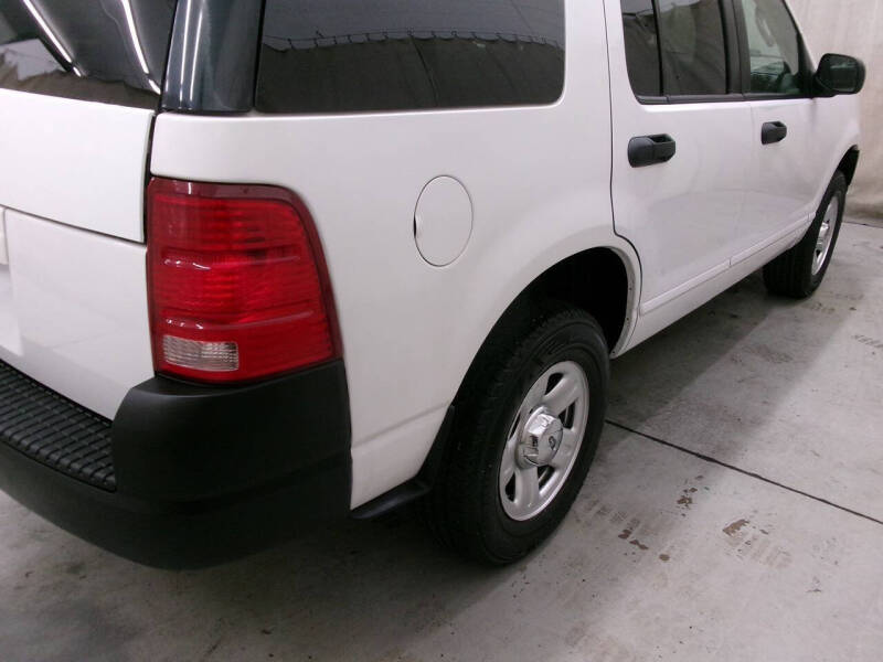 2003 Ford Explorer XLS