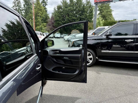 2013 Dodge Grand Caravan R/T