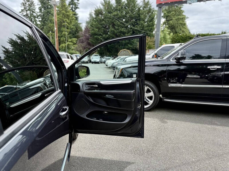 2013 Dodge Grand Caravan R/T