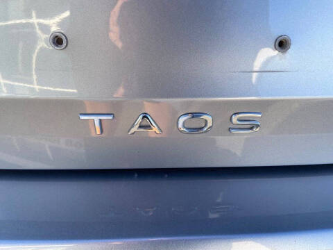2025 Volkswagen Taos SE 4Motion