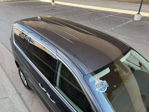 2022 Chrysler Voyager LX