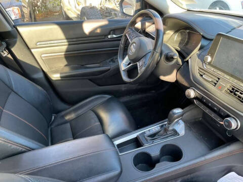 2022 Nissan Altima 2.0 SR