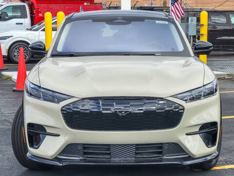 2025 Ford Mustang Mach-E Premium