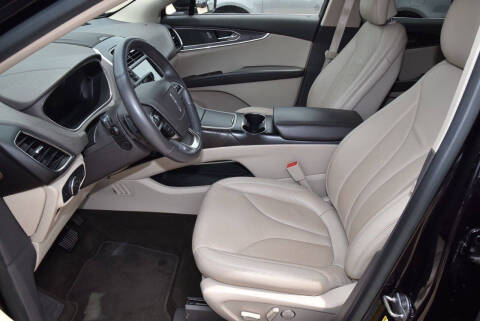 2019 Lincoln Nautilus Select