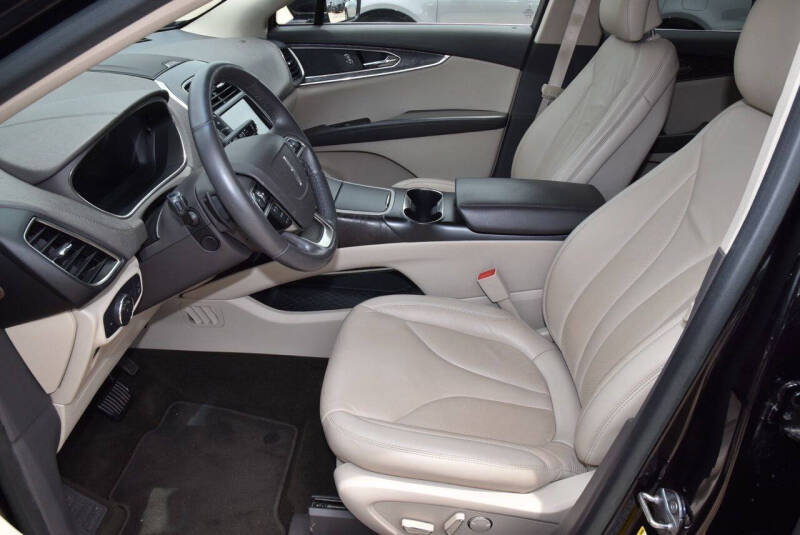 2019 Lincoln Nautilus Select
