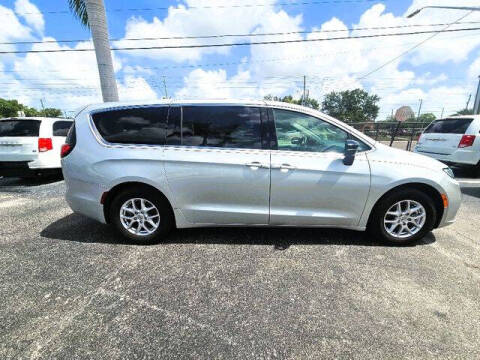 2024 Chrysler Pacifica Touring L
