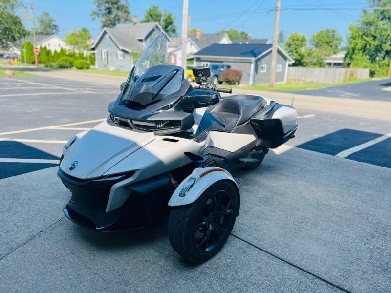 2021 Can-Am Spyder RT SE6 for sale at Stygler Powersports LLC in Johnstown OH