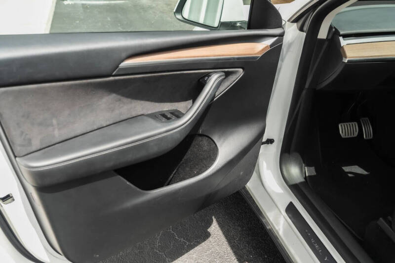 2023 Tesla Model Y Performance