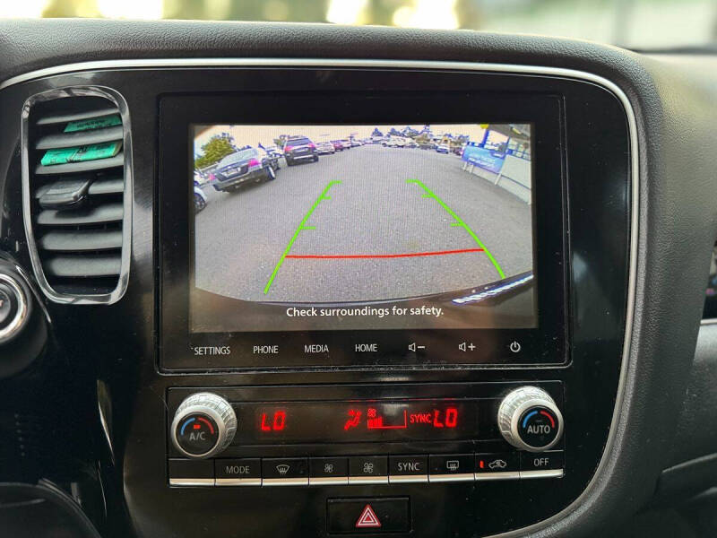 2020 Mitsubishi Outlander SE