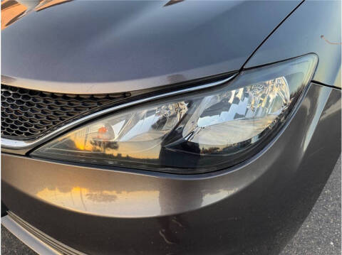 2020 Chrysler Voyager LXi