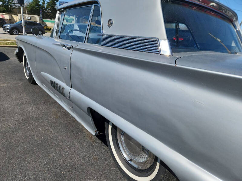 1958 Ford Thunderbird