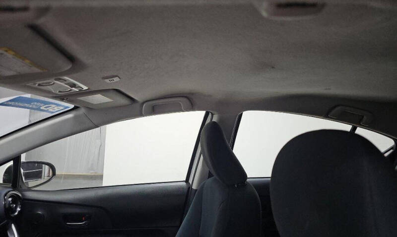 2016 Toyota Prius c Two