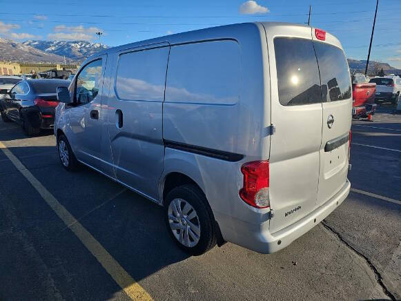 2017 Nissan NV200 SV photo 3