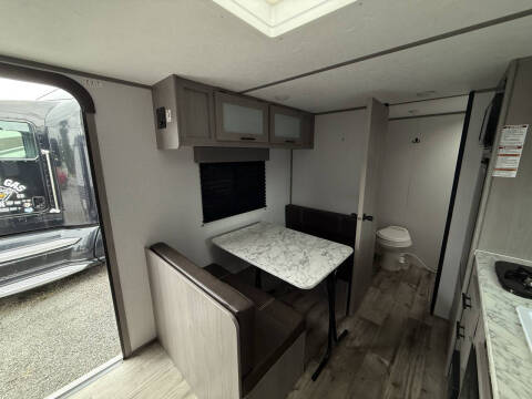 2024 Coleman CM17R24