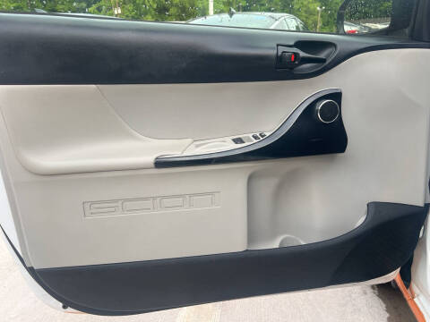 2013 Scion iQ