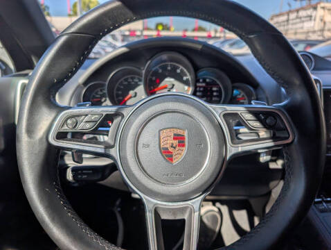 2017 Porsche Cayenne Platinum Edition