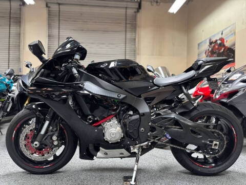 2015 Yamaha YZF-R1