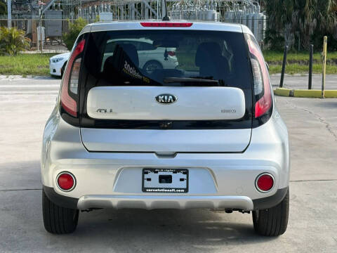 2017 Kia Soul +