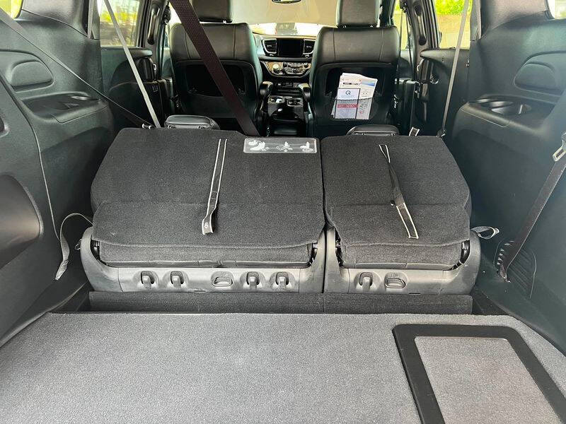 2020 Chrysler Pacifica Touring L