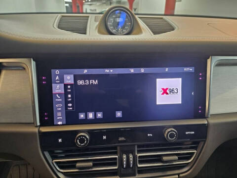 2023 Porsche Macan T