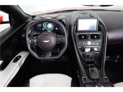 2022 Aston Martin DBS Superleggera