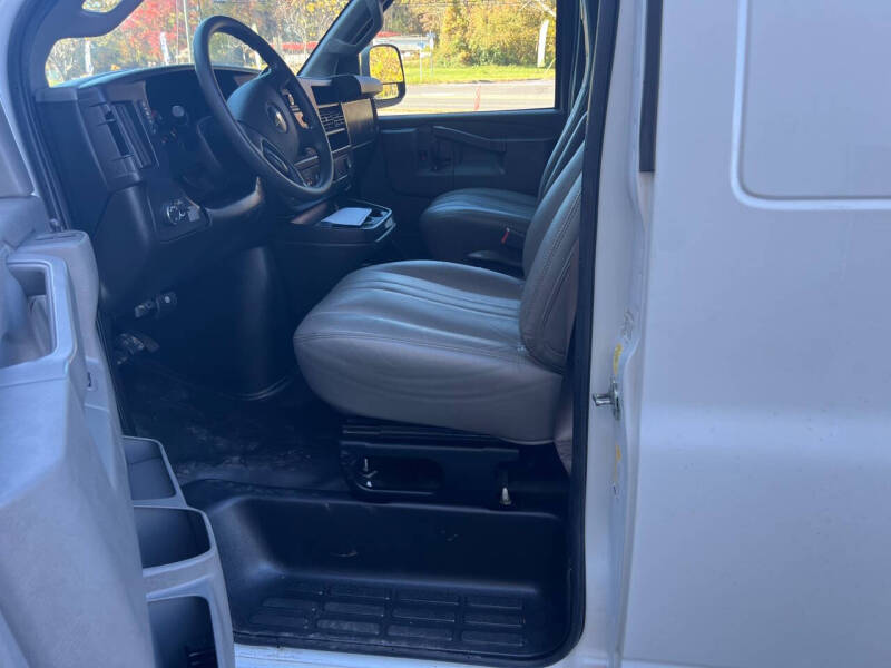 2021 Chevrolet Express 2500