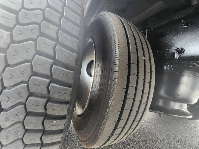 2019 Freightliner M2 106