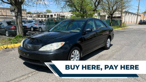 2005 Toyota Camry for sale at Eastclusive Motors LLC in Hasbrouck Heights NJ