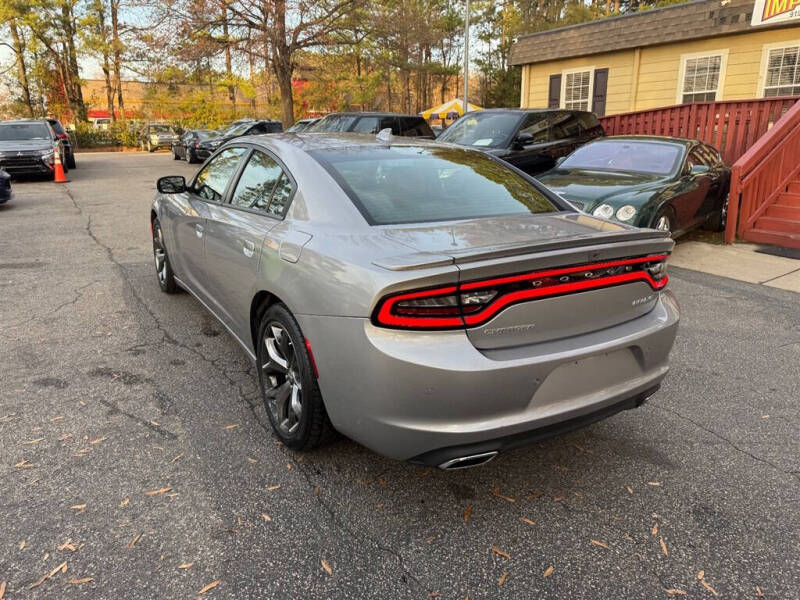 2015 Dodge Charger SXT photo 9