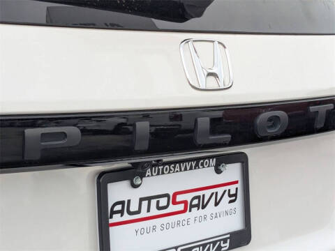 2024 Honda Pilot EX-L w/Rear Captain's Chairs