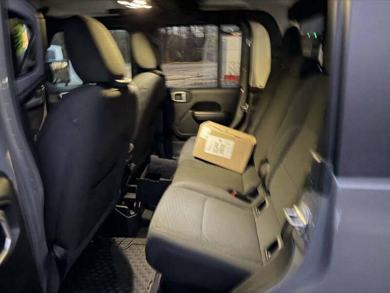 2020 Jeep Gladiator Sport