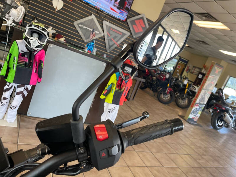 2024 Suzuki GSX-S1000