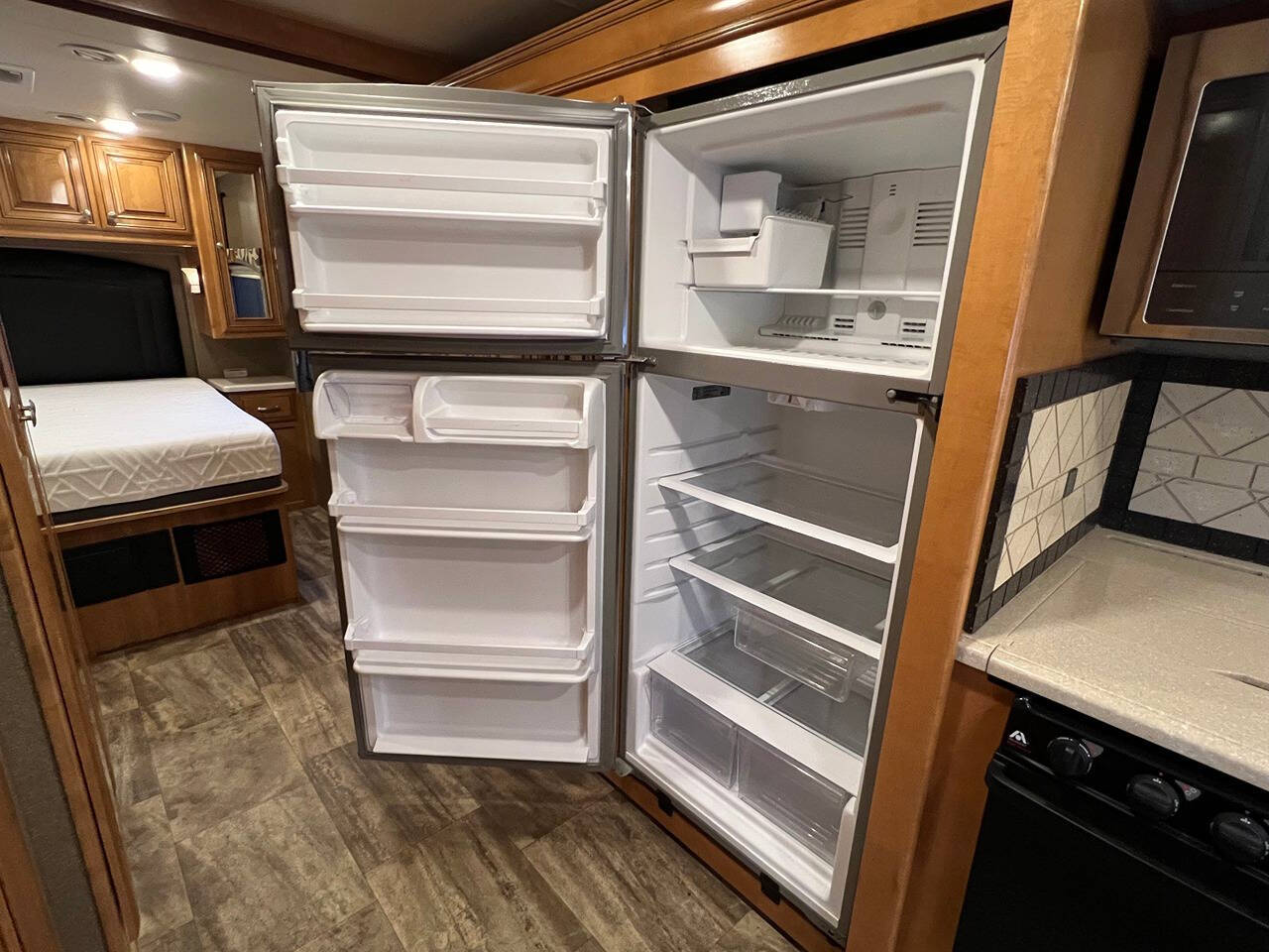 2016 Thor Motor Coach Palazzo for sale at Simple Car Company in Oak Harbor, WA