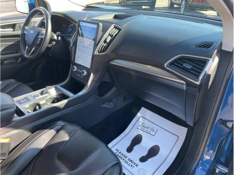 2022 Ford Edge Titanium