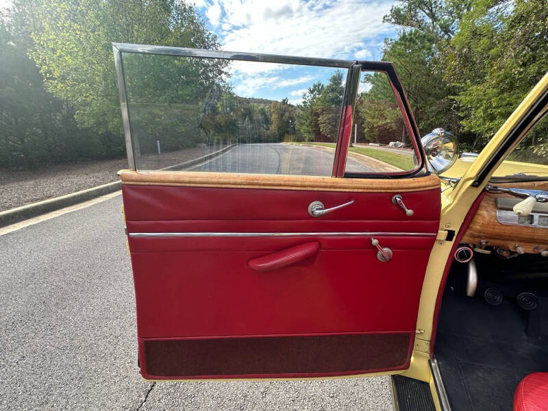 1948 Ford Super Deluxe