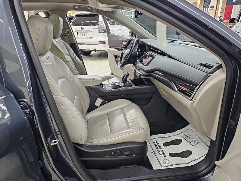 2019 Cadillac XT4 Premium Luxury