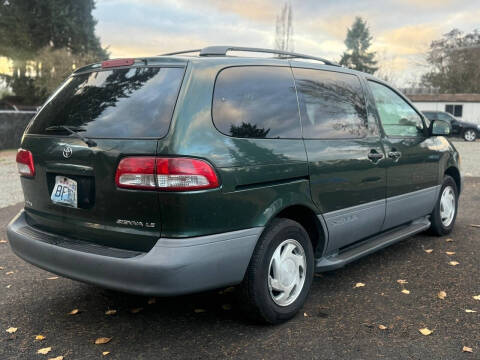 2001 Toyota Sienna LE