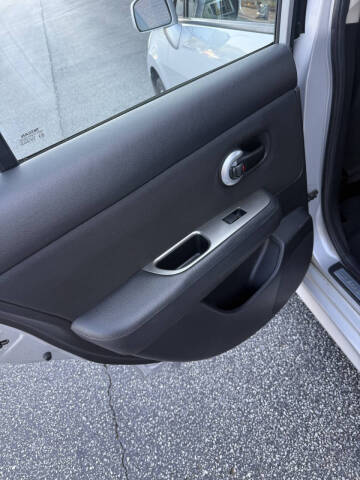 2012 Nissan Versa 1.8 S